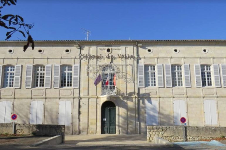 1188731-la-mairie-de-condom-dans-le-gers.png