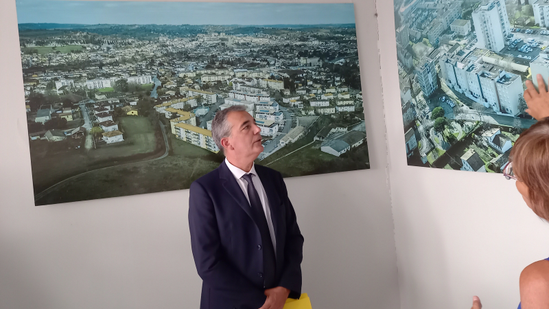 Le préfet du Gers en visite au quartier du Grand Garros