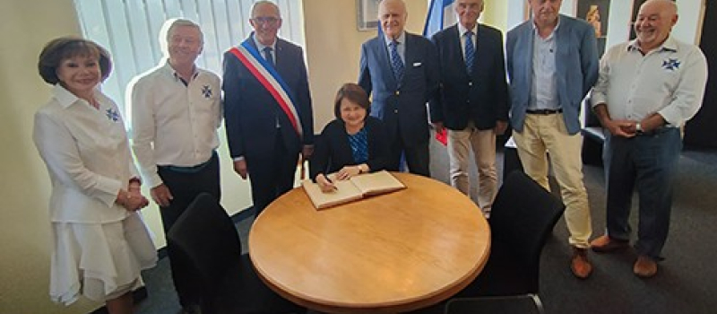 Une aide venue de loin
