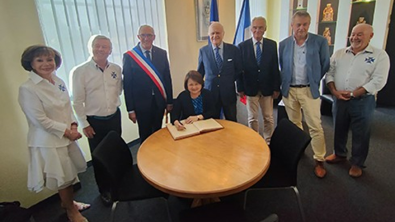 Une aide venue de loin