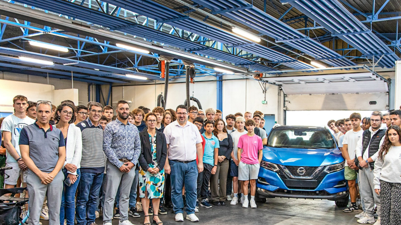 Nissan fait don d'un Qashqai à la section professionnelle du lycée de Nogaro