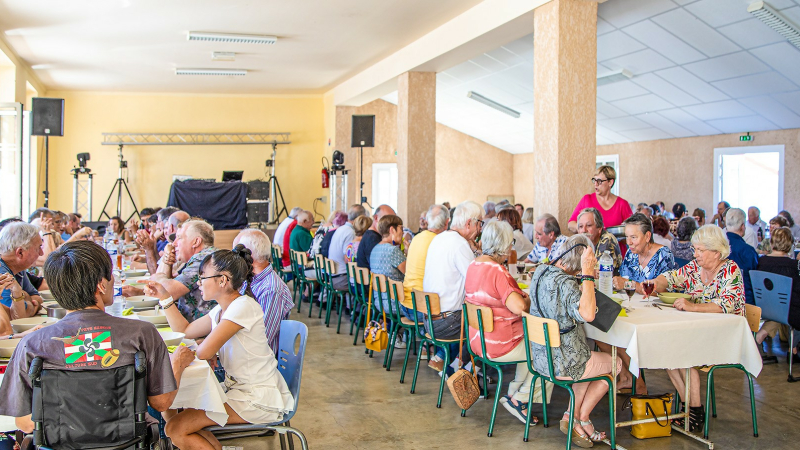 Repas de fête dimanche 1er octobre à Loussous-Débat : 2 photos