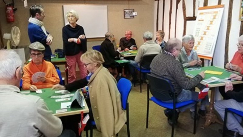Rentrée au club de bridge.
