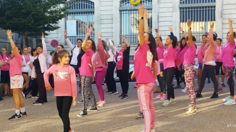 Octobre rose : 175 marcheuses et marcheurs ont répondu présents à Ligue contre le cancer
