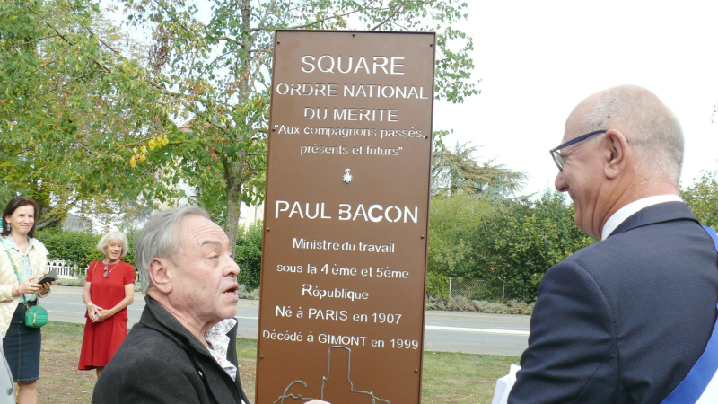 Le square Paul Bacon, ancien ministre du travail, a été inauguré et sera dédié aussi à l'Ordre national du Mérite