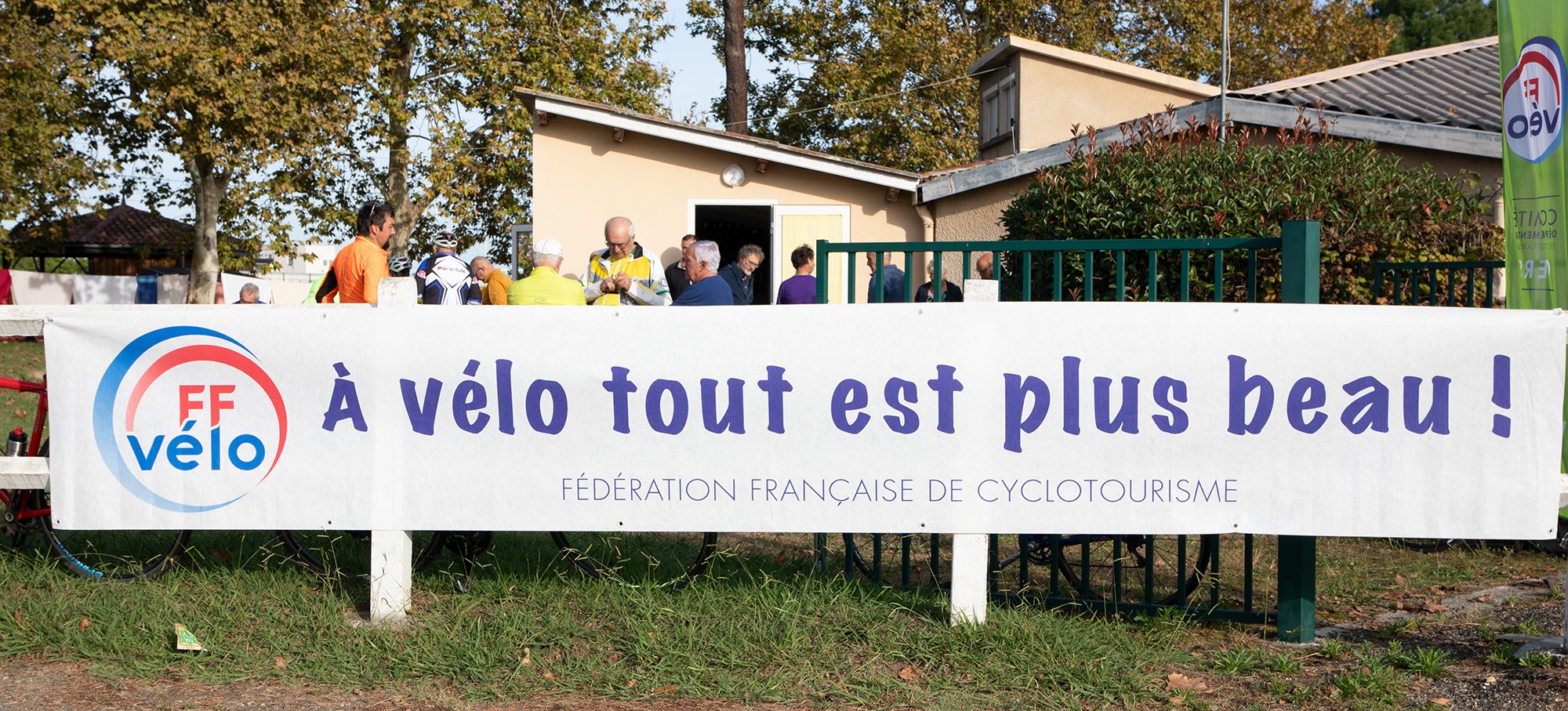 0 A vélo tout est plus beau 1bis 151023.jpg