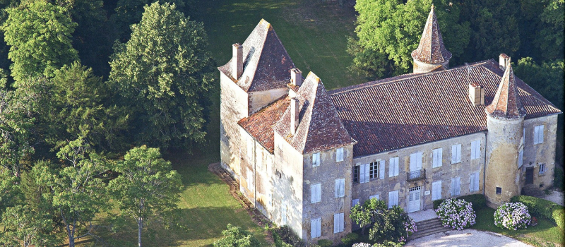 La présentation à Castex-d'Armagnac de la réédition du tome 1 de «Châteaux et belles demeures du Gers» a eu lieu