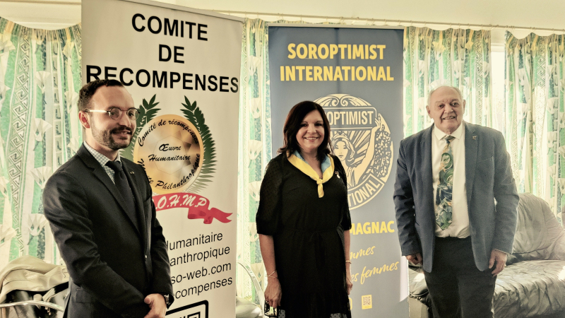 Un chèque de 1000€ remis par Comité de l'Œuvre Humanitaire et du Mérite Philanthropique au Club Sorotimist