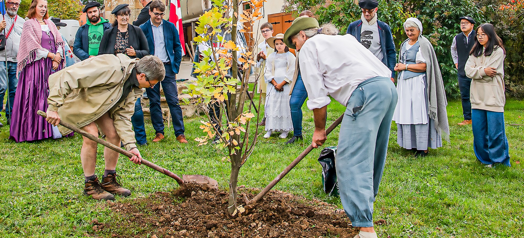 0 Le chêne est planté 1bis 301023.jpg