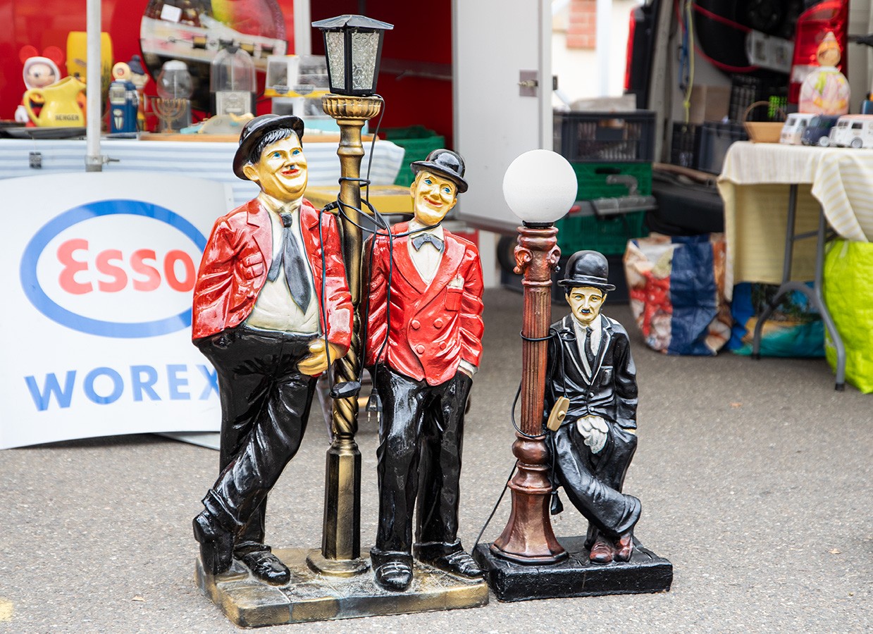 00 Personnages au vide-grenier Monguilhem 1bis 291023.jpg