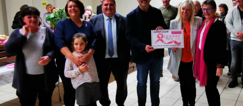 Remise d'un chèque conséquent pour Octobre Rose à Saint-Clar.