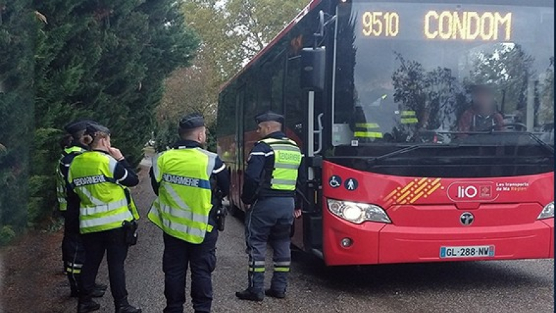 contrôle routier, notamment de bus.,