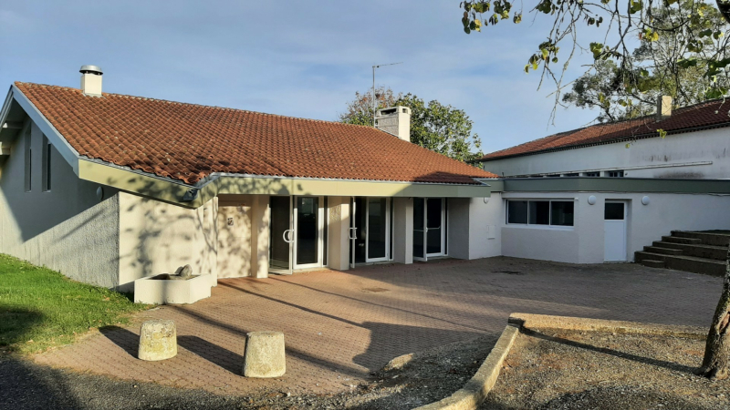 Réunion de village à Lagraulas