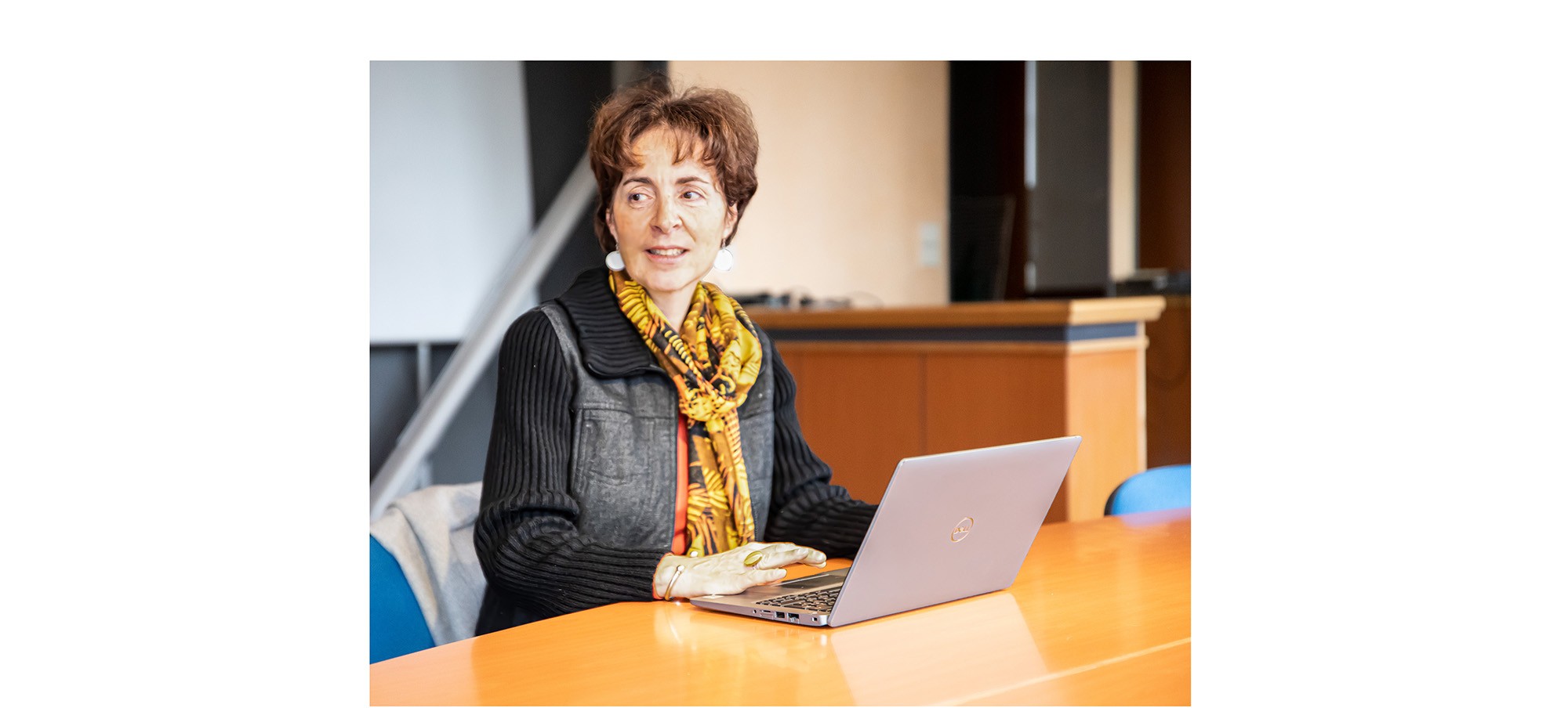 0 Véronique Moreau prend des notes 1bis 241123 copie.jpg