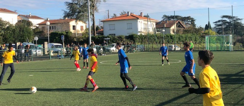 UAV Football : après les intempéries, les jeunes au synthétique