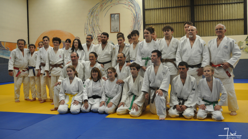 Deux maîtres du judo sur le tatami vicois !