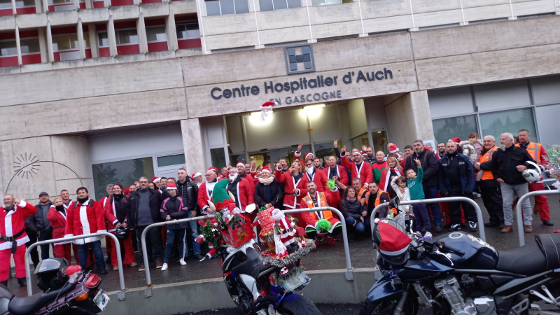 Les motards voltigeurs d'Occitanie ont porté des jouets aux enfants de Roquetaillade et de l'hôpital d'Auch