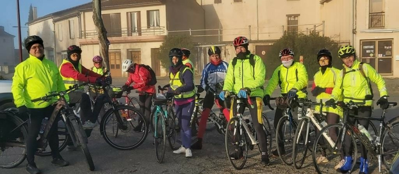 Les valeureux sportifs du CRSA  : ils ont bravé la froidure pour faire la ronde des crèches à velo