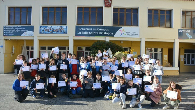 94 collégiens méritants