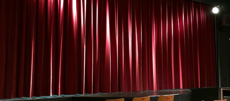 Spectacle " Le Horla " auprès des collégiens du collège Fezensaguet par la compagnie QQFL