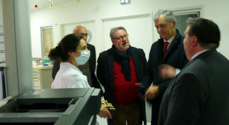 Entretien entre le médecin urgentiste, le directeur adjoint, le directeur de l'ARS 32, le préfet et le député..JPG