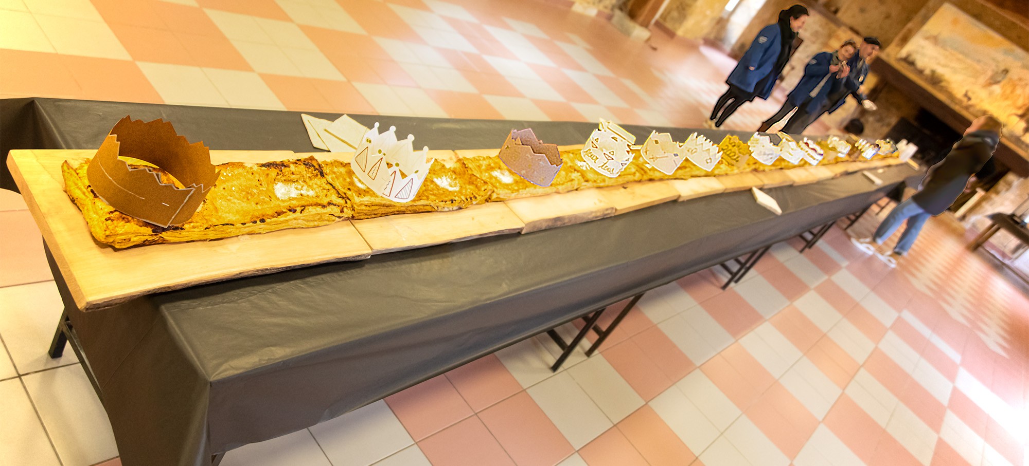 0 Galette des rois de 9.o6 m 1bis 060124.jpg