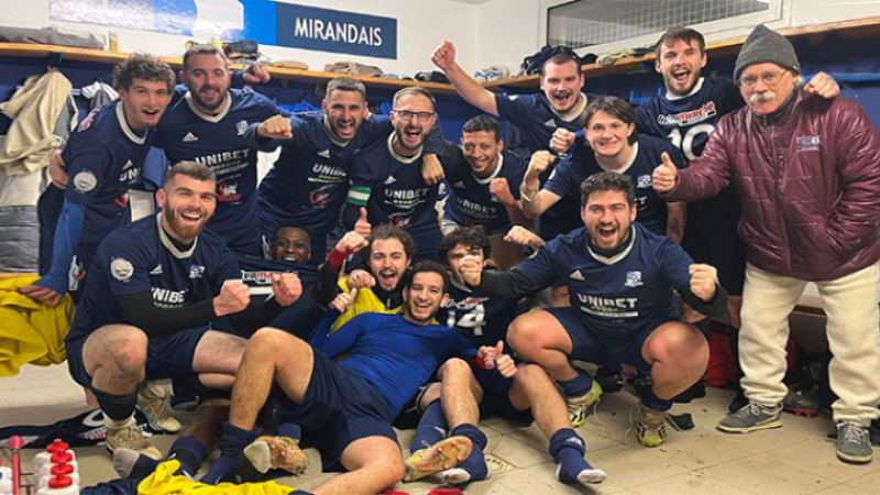 FCM et de deux pour les séniors