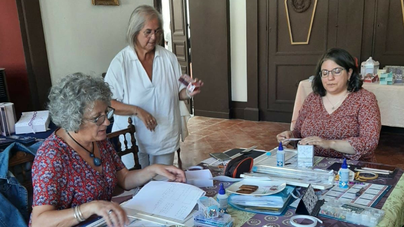 scrapbooking avec les résidents de l'EFPAD