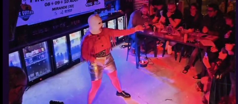 Un petit tour dans les " air... guitar "