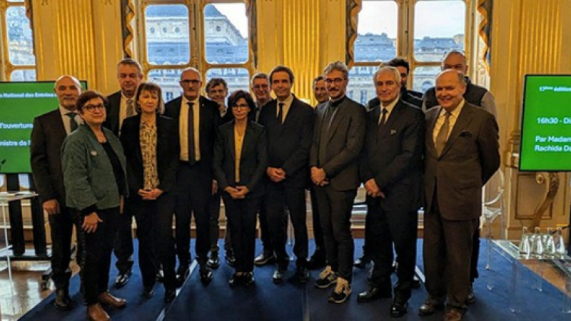 Les honneurs pour la ville
