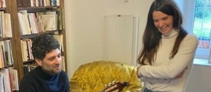 Pauline Kamakine e Primaël Montgauzí son a enregistrar un album de poesia cantada