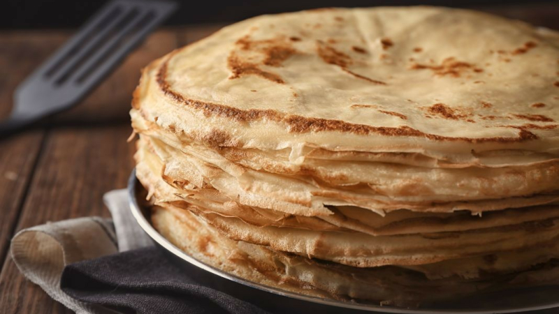 Un pape, du soleil, des galettes... et pas de chat, c'est la Chandeleur!