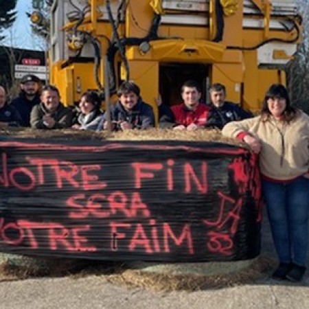EAUZE -duffourg senateur manifestation agriculteurs 29 01 24 (002).jpg