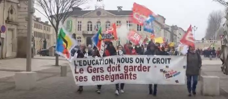 Grève des enseignants : 200 personnes ont manifesté