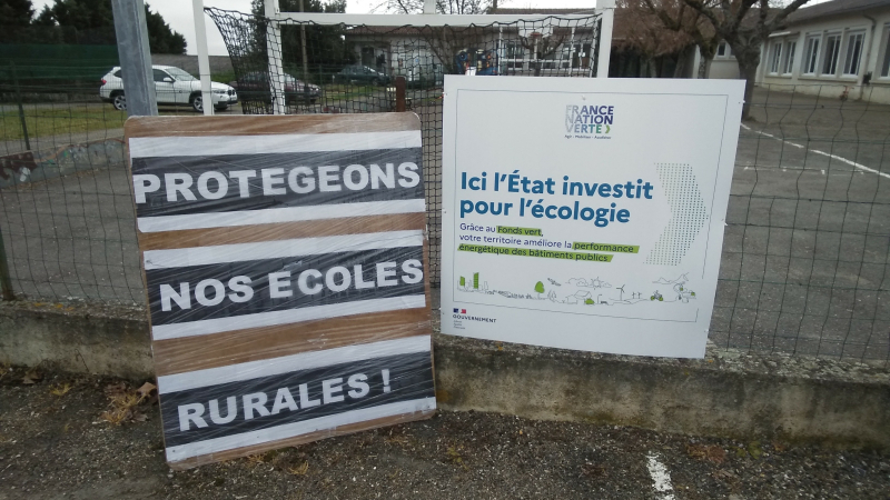 Ecole de Lannepax : manifestation des élus devant la préfecture jeudi