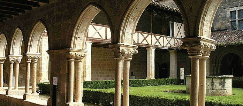 Pendant les vacances, profitez des visites guidées de l'abbaye de Flaran !