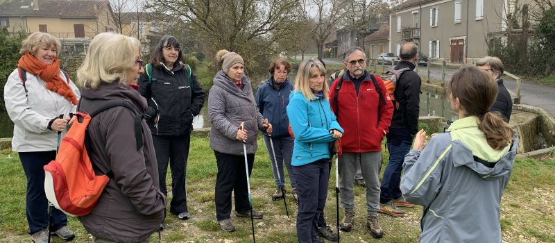 Des randonneurs du Club des Retraités Sportifs du Mirandais et de l’Astarac (CRSMA) et du Club Sportif de la Vallée de la Baïse du Brouilh Monbert (CSVB) en visite à Barran