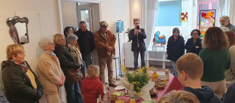 Une expo, deux amies créatrices : terre pour Michelle, verre pour Jo Adam.