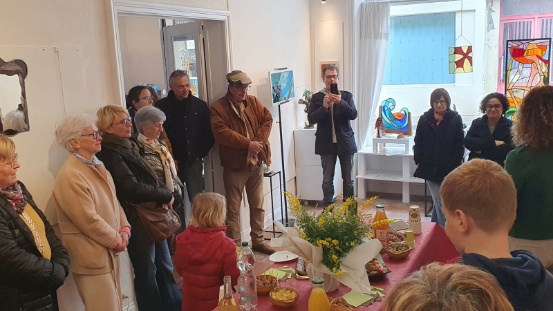 Une expo, deux amies créatrices : terre pour Michelle, verre pour Jo Adam.