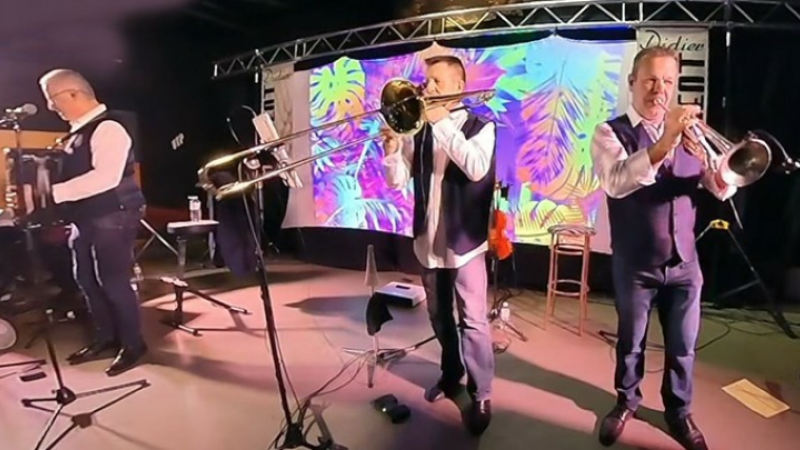 Grand bal non-stop avec l’orchestre Didier Laurent.