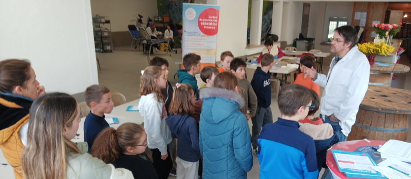 Collecte de sang à Lasseran : les enfants s'informent