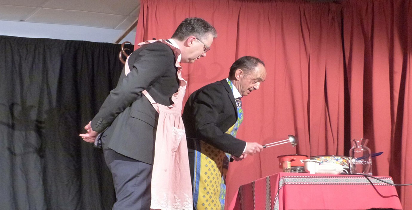montaut les creneauc theatre troupe.jpg