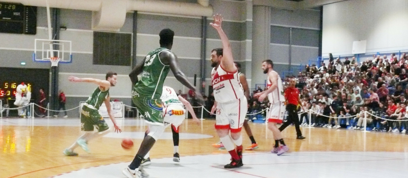 Au terme d'une rencontre intense, Auch s'impose face au leader Montgaillard