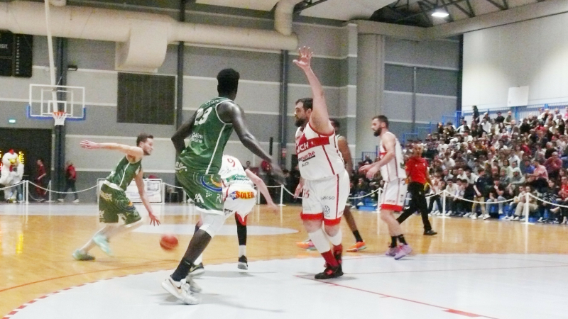 Au terme d'une rencontre intense, Auch s'impose face au leader Montgaillard