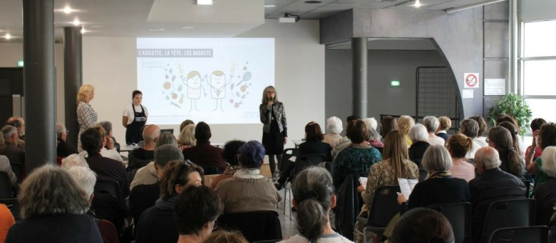 " L'assiette, la tête et les baskets"  Conférence organisée par l'association  HygieSport sur la prévention santé