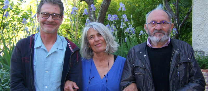 Vernissage d'une exposition de trois artistes dans un espace personnel à Monfort.