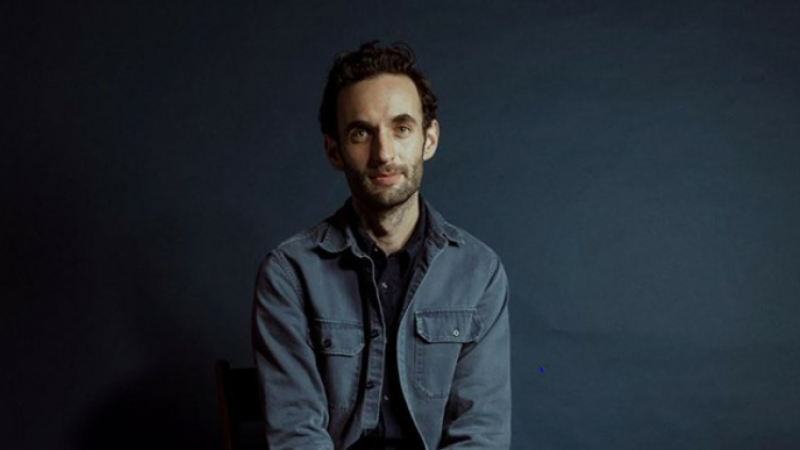 une des voix les plus singulières de la guitare jazz Julian Lage
