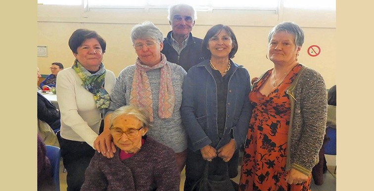 Honneur à l'une des plus anciennes présidentes