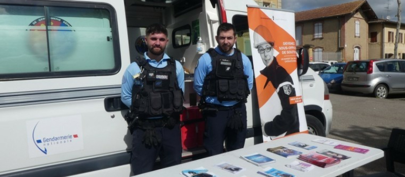 la gendarmerie plus proche avec son véhicule itinérant