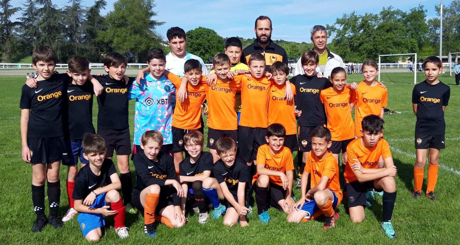 U11 1 et 2 (5ième sur 16 au niveau 1 et 6ième sur 16 au niveau 2).jpg